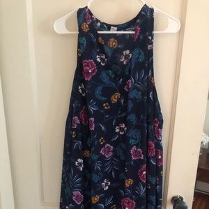 Sleeveless blue floral dress with lining